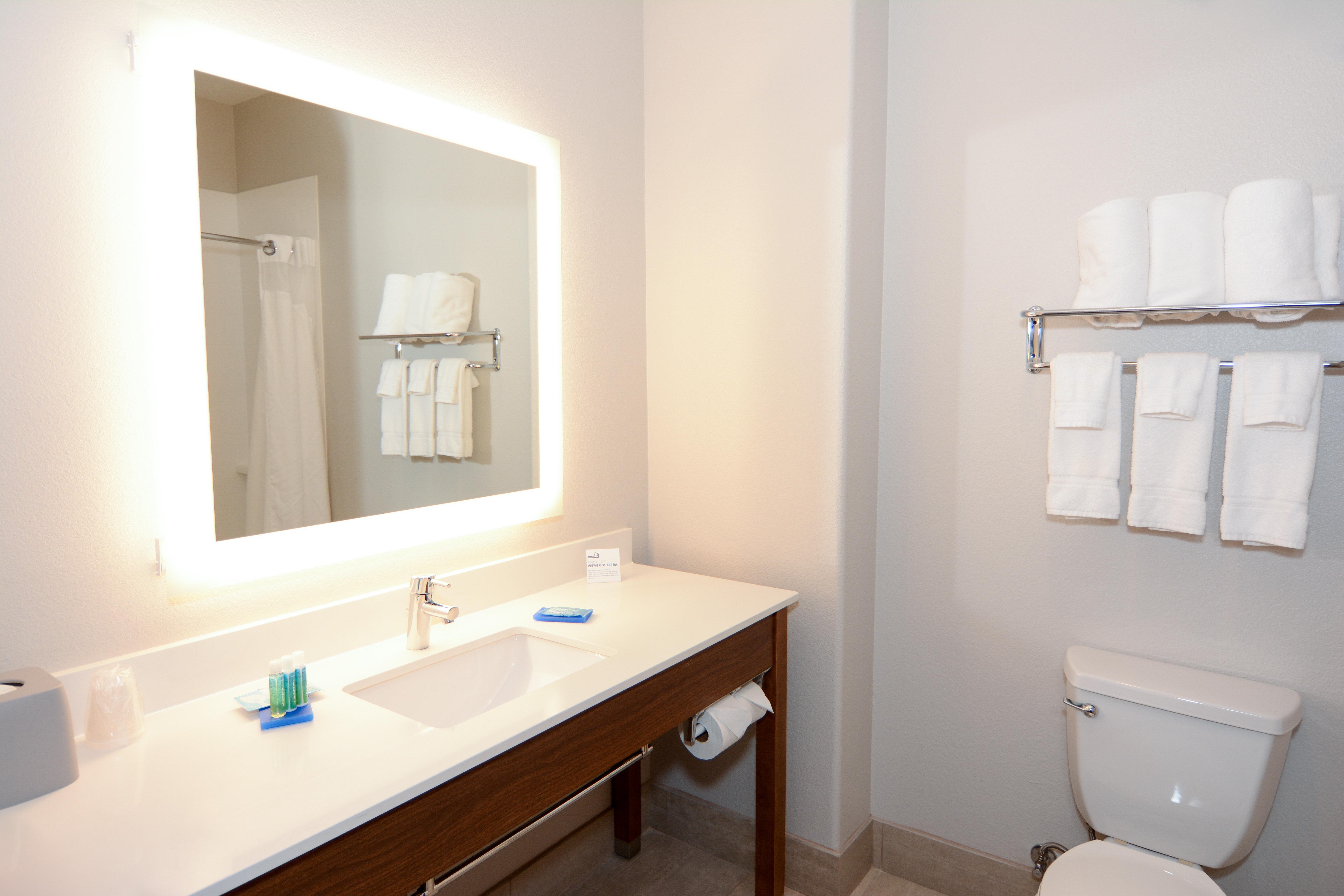 Holiday Inn Express Hotel & Suites New Boston By Ihg Екстериор снимка