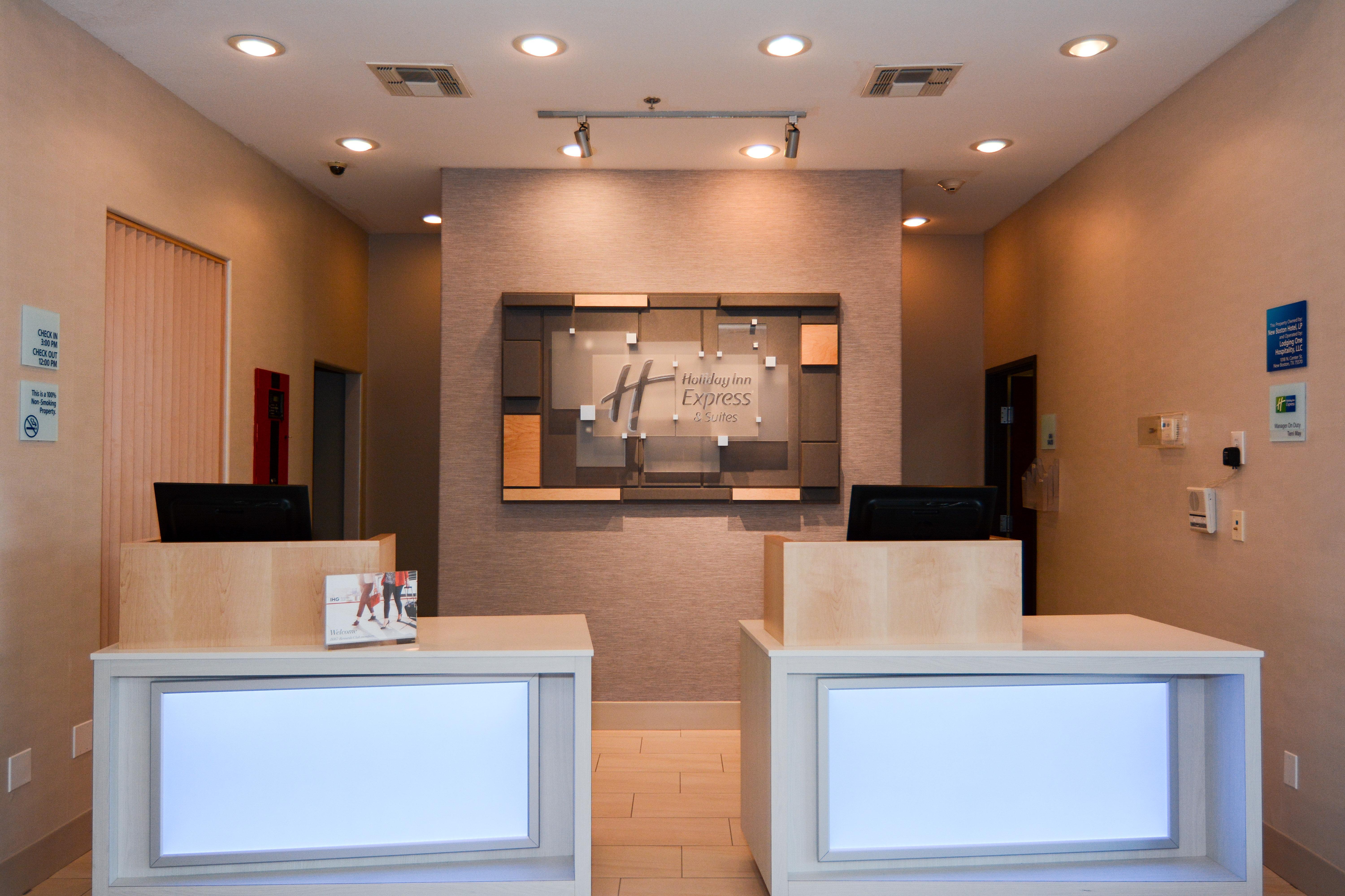 Holiday Inn Express Hotel & Suites New Boston By Ihg Екстериор снимка
